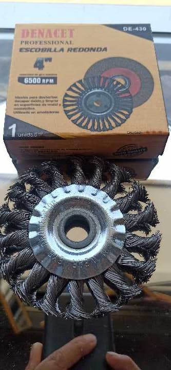 Escobilla trenzada 4"