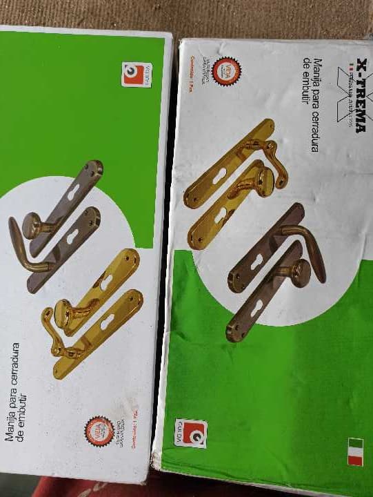 Manija para cerradura de embutir