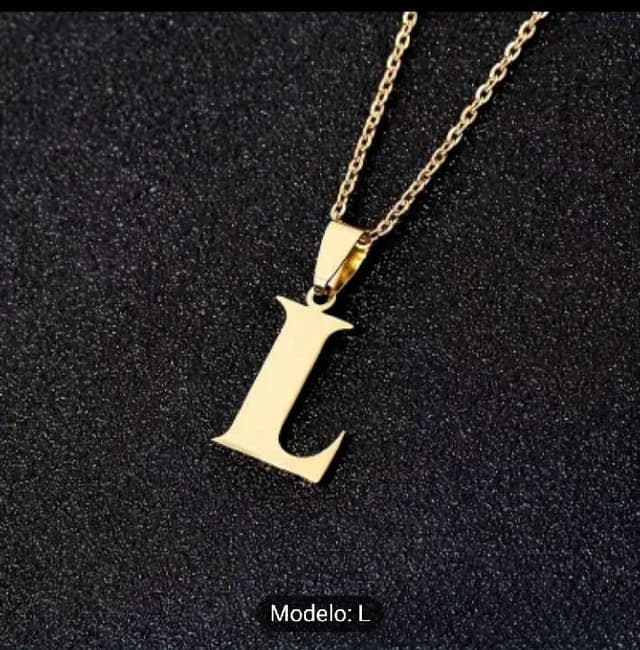 Collar simple de moda con letra