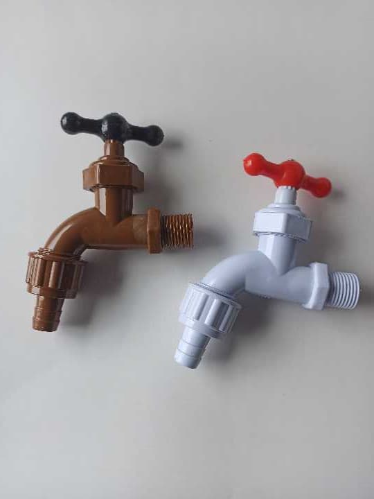 GRIFO PVC blanco y marrón 3/4"